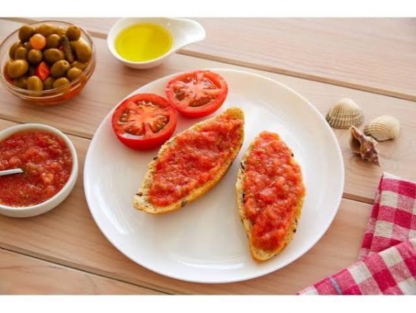 Tostada con Tomate